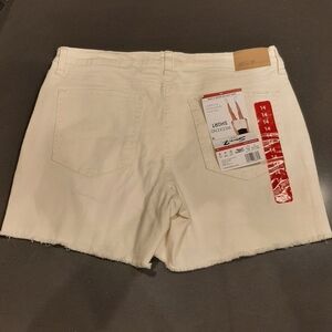 Seven7 Weekend Short Size 14 Bone White Fray Hem 5” Inseam